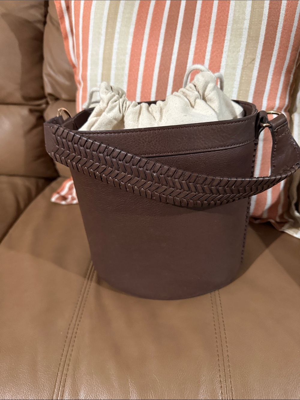 J. Jill Brown Bucket Shoulder Bag and crossbody with Cream Drawstring - Picture 3 of 7